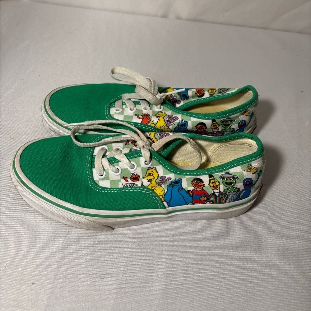 Kids size 3 Sesame Street Vans shoes, #O952